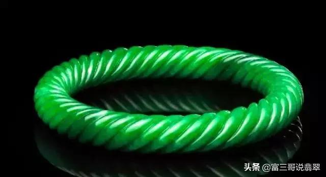 十大翡翠玉镯品牌翡翠手镯5个品牌-第15张图片-翡翠网 十大翡翠玉镯品牌翡翠手镯5个品牌-第15张图片-翡翠网