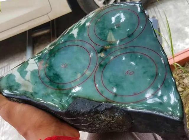 翡翠原石的价位,购买翡翠原石遇难-第4张图片-翡翠网 翡翠原石的价位,购买翡翠原石遇难-第4张图片-翡翠网