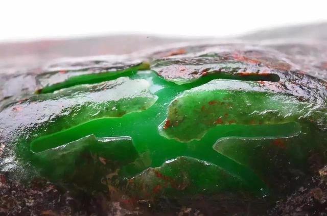 冰种翡翠原石,会卡翡翠手镯原石-第3张图片-翡翠网 冰种翡翠原石,会卡翡翠手镯原石-第3张图片-翡翠网