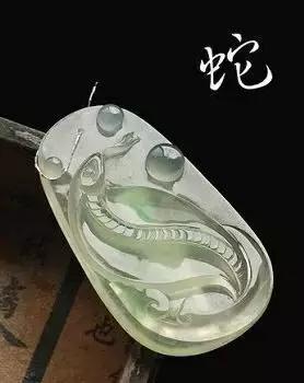 翡翠寓意知识讲解女人戴翡翠手镯的寓意-第55张图片-翡翠网