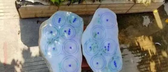 天然翡翠原石,翡翠原石怎么估价格-第2张图片-翡翠网 天然翡翠原石,翡翠原石怎么估价格-第2张图片-翡翠网