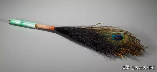 龙钩翡翠价格,龙牌适合什么生肖人戴-第3张图片-翡翠网 龙钩翡翠价格,龙牌适合什么生肖人戴-第3张图片-翡翠网