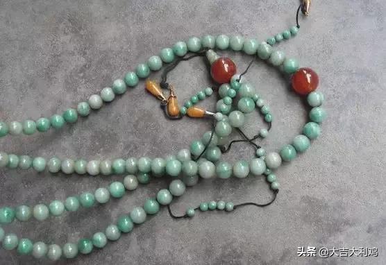 龙钩翡翠价格,龙牌适合什么生肖人戴-第4张图片-翡翠网 龙钩翡翠价格,龙牌适合什么生肖人戴-第4张图片-翡翠网