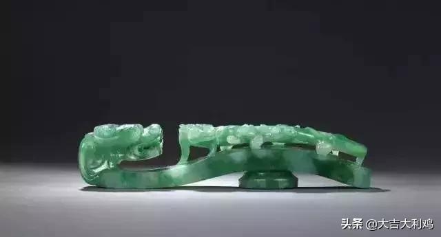 龙钩翡翠价格,龙牌适合什么生肖人戴-第12张图片-翡翠网 龙钩翡翠价格,龙牌适合什么生肖人戴-第12张图片-翡翠网