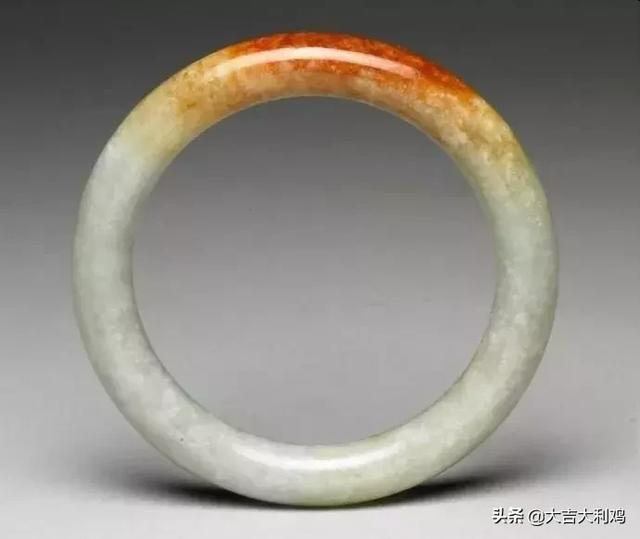 龙钩翡翠价格,龙牌适合什么生肖人戴-第15张图片-翡翠网 龙钩翡翠价格,龙牌适合什么生肖人戴-第15张图片-翡翠网