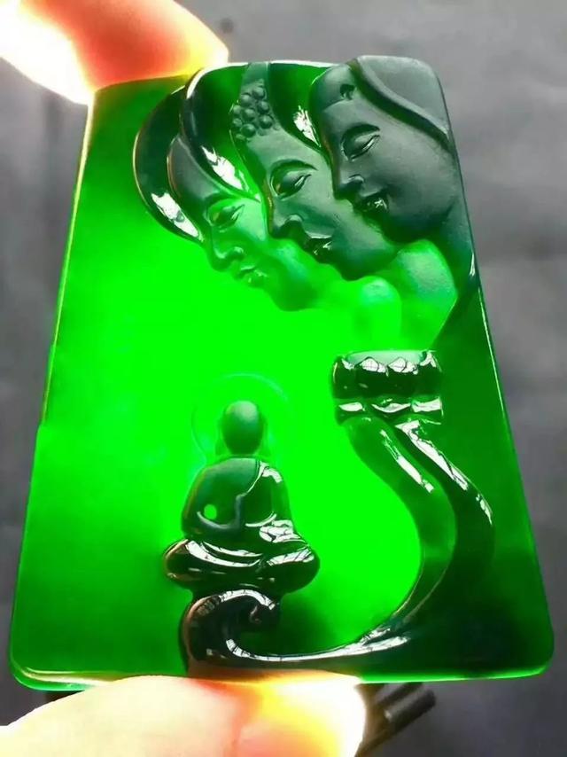 翡翠原石刀砍纹是怎么形成的顶级象皮翡翠原石图片-第7张图片-翡翠网 翡翠原石刀砍纹是怎么形成的顶级象皮翡翠原石图片-第7张图片-翡翠网