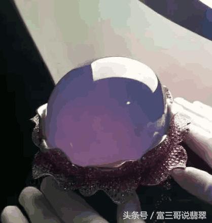 翡翠带黄好不好,翡翠手镯里边有黄点-第5张图片-翡翠网 翡翠带黄好不好,翡翠手镯里边有黄点-第5张图片-翡翠网