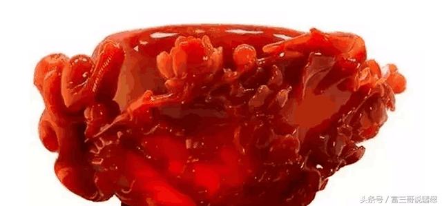 翡翠带黄好不好,翡翠手镯里边有黄点-第7张图片-翡翠网 翡翠带黄好不好,翡翠手镯里边有黄点-第7张图片-翡翠网