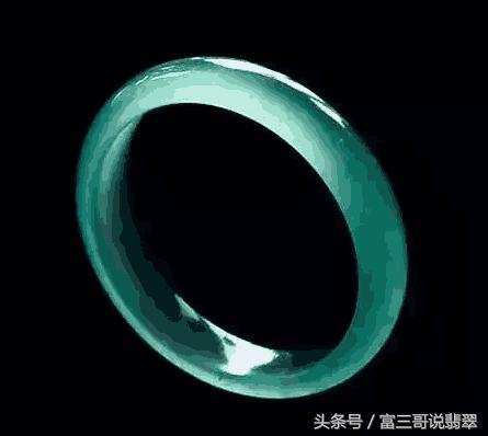 翡翠带黄好不好,翡翠手镯里边有黄点-第16张图片-翡翠网 翡翠带黄好不好,翡翠手镯里边有黄点-第16张图片-翡翠网