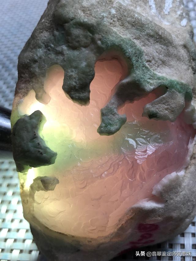 金刚砂锯线切翡翠,翡翠原石黄砂皮-第1张图片-翡翠网 金刚砂锯线切翡翠,翡翠原石黄砂皮-第1张图片-翡翠网