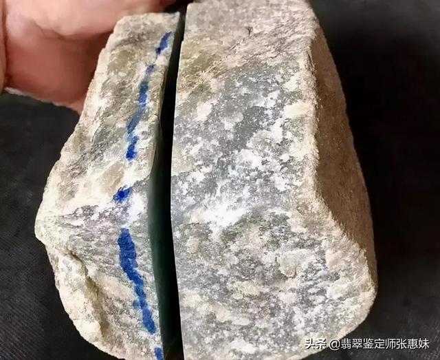 金刚砂锯线切翡翠,翡翠原石黄砂皮-第3张图片-翡翠网 金刚砂锯线切翡翠,翡翠原石黄砂皮-第3张图片-翡翠网