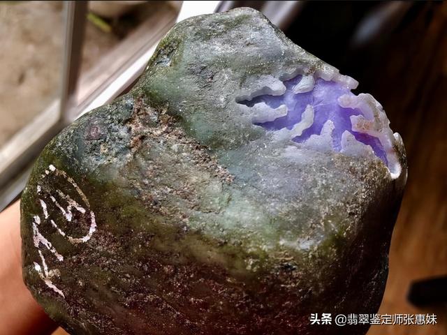 金刚砂锯线切翡翠,翡翠原石黄砂皮-第7张图片-翡翠网 金刚砂锯线切翡翠,翡翠原石黄砂皮-第7张图片-翡翠网