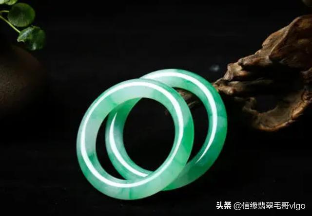 翡翠冰种玻璃种,翡翠知识简单-第1张图片-翡翠网 翡翠冰种玻璃种,翡翠知识简单-第1张图片-翡翠网