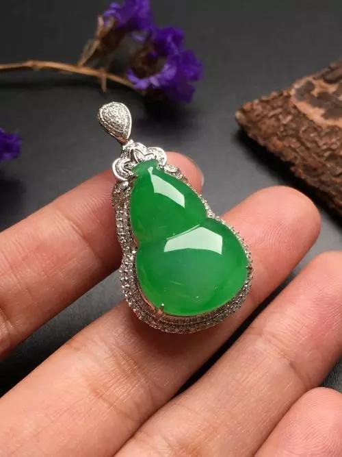 300万缅甸翡翠原石冰种翡翠原石-第9张图片-翡翠网 300万缅甸翡翠原石冰种翡翠原石-第9张图片-翡翠网