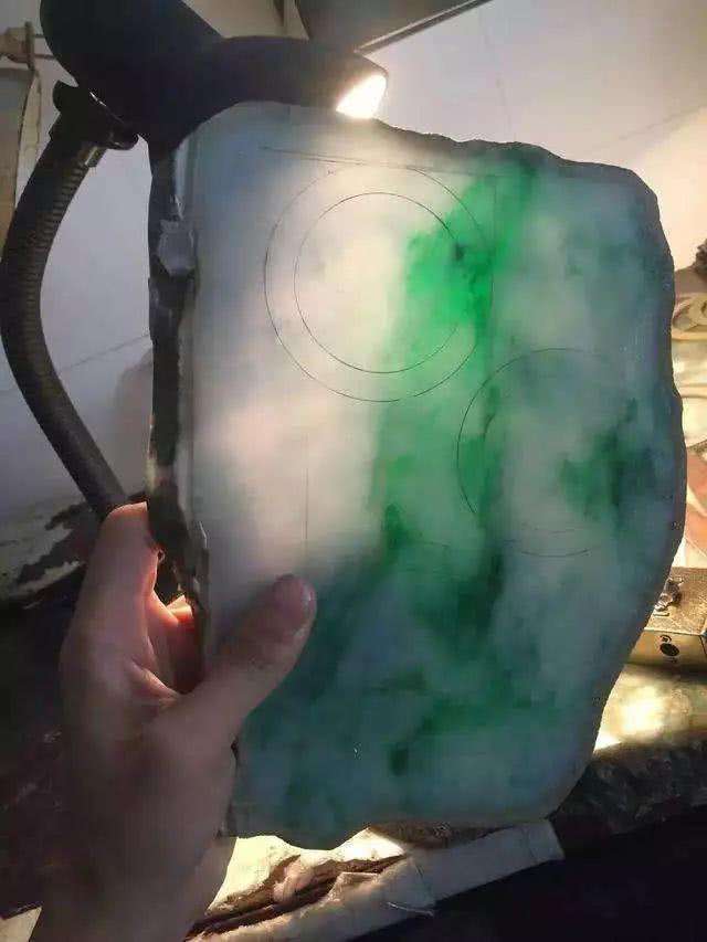 挑选翡翠原石翡翠原石科普入门级翡翠知识-第2张图片-翡翠网 挑选翡翠原石翡翠原石科普入门级翡翠知识-第2张图片-翡翠网