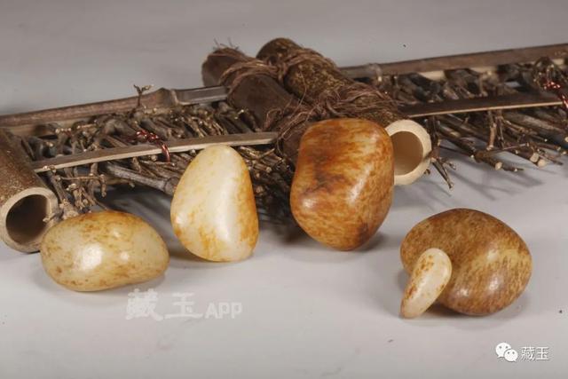 洒金的翡翠原石翡翠杂质与洒金-第10张图片-翡翠网 洒金的翡翠原石翡翠杂质与洒金-第10张图片-翡翠网