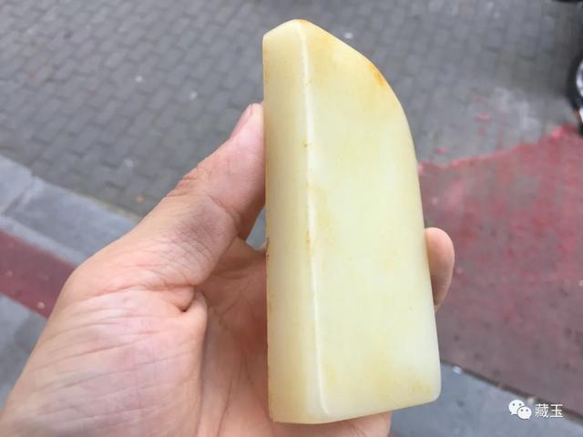 洒金的翡翠原石翡翠杂质与洒金-第18张图片-翡翠网 洒金的翡翠原石翡翠杂质与洒金-第18张图片-翡翠网