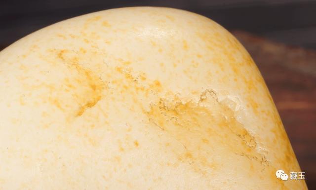 洒金的翡翠原石翡翠杂质与洒金-第21张图片-翡翠网 洒金的翡翠原石翡翠杂质与洒金-第21张图片-翡翠网