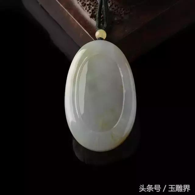 飘花翡翠镯子如何挑选黄翡飘花翡翠手镯介绍-第6张图片-翡翠网 飘花翡翠镯子如何挑选黄翡飘花翡翠手镯介绍-第6张图片-翡翠网