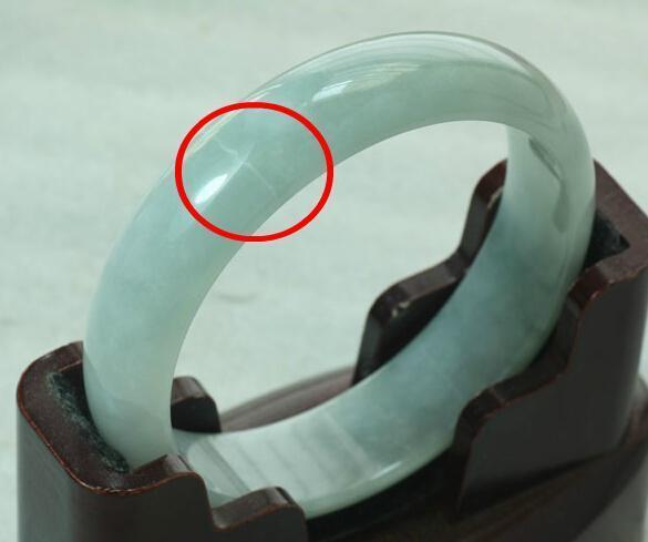 豆绿种翡翠手镯价格细豆种满绿翡翠手镯-第8张图片-翡翠网 豆绿种翡翠手镯价格细豆种满绿翡翠手镯-第8张图片-翡翠网