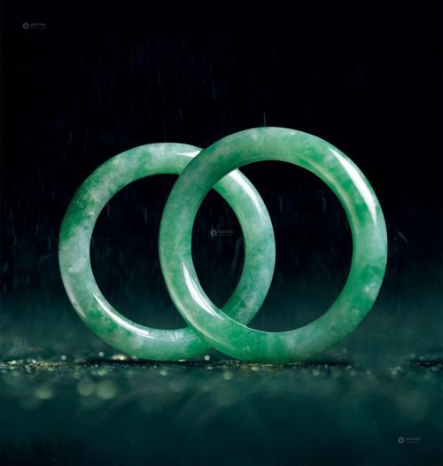 豆绿种翡翠手镯价格细豆种满绿翡翠手镯-第9张图片-翡翠网 豆绿种翡翠手镯价格细豆种满绿翡翠手镯-第9张图片-翡翠网