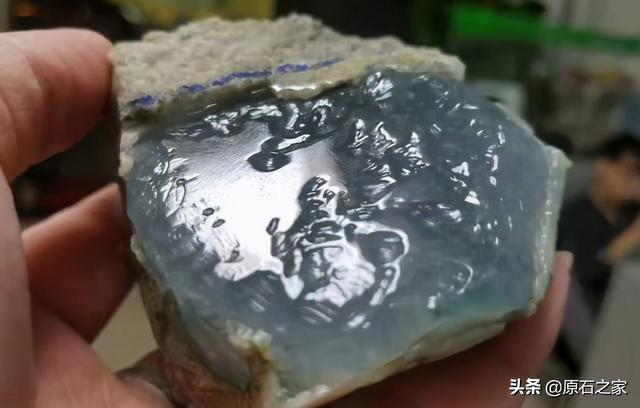 怎样打磨翡翠原石翡翠的原石的晶体签别-第1张图片-翡翠网 怎样打磨翡翠原石翡翠的原石的晶体签别-第1张图片-翡翠网