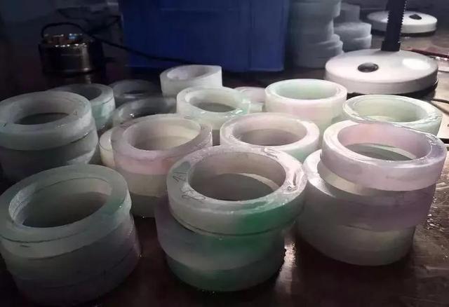 糯种春带彩翡翠价格,2万春带彩翡翠手镯图片-第6张图片-翡翠网