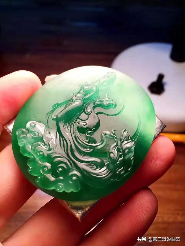 祥云手镯翡翠知识翡翠手镯知识问答-第5张图片-翡翠网 祥云手镯翡翠知识翡翠手镯知识问答-第5张图片-翡翠网