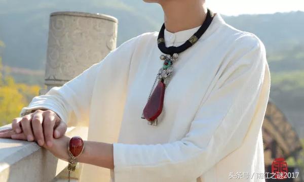 翡翠吊坠编绳视频,翡翠原石挂件编绳视频-第3张图片-翡翠网 翡翠吊坠编绳视频,翡翠原石挂件编绳视频-第3张图片-翡翠网