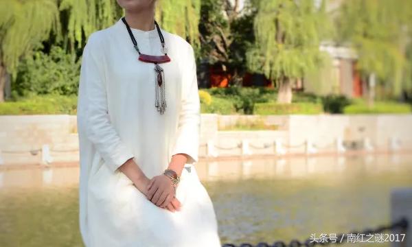 翡翠吊坠编绳视频,翡翠原石挂件编绳视频-第4张图片-翡翠网 翡翠吊坠编绳视频,翡翠原石挂件编绳视频-第4张图片-翡翠网