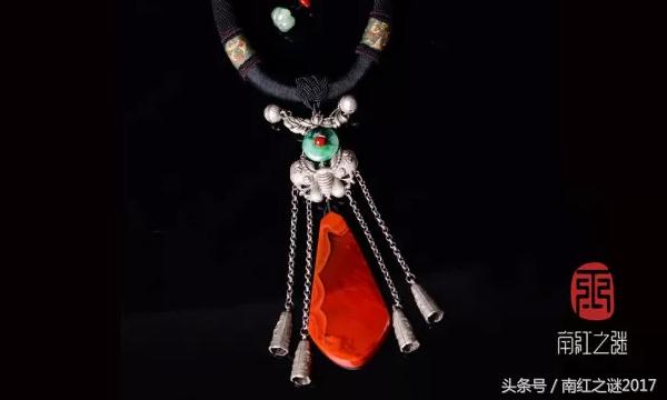 翡翠吊坠编绳视频,翡翠原石挂件编绳视频-第6张图片-翡翠网 翡翠吊坠编绳视频,翡翠原石挂件编绳视频-第6张图片-翡翠网