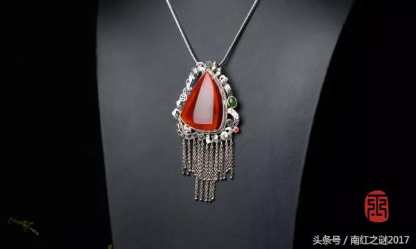 翡翠吊坠编绳视频,翡翠原石挂件编绳视频-第7张图片-翡翠网 翡翠吊坠编绳视频,翡翠原石挂件编绳视频-第7张图片-翡翠网