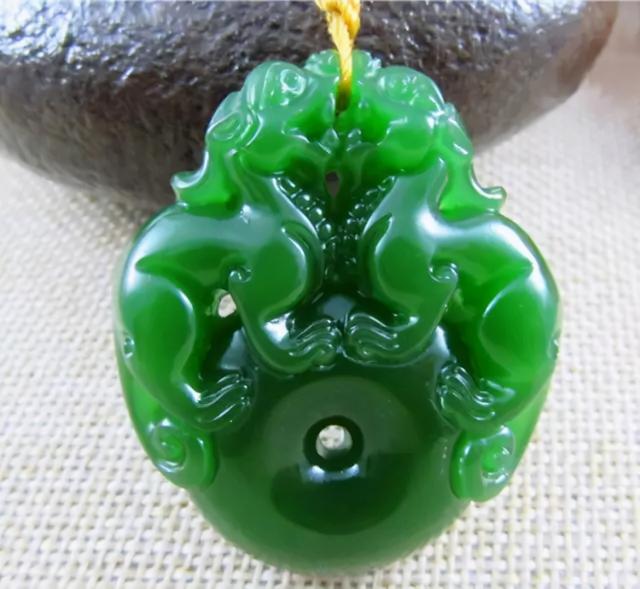 碧玉及翡翠原石图片玉石头原石图片-第17张图片-翡翠网 碧玉及翡翠原石图片玉石头原石图片-第17张图片-翡翠网