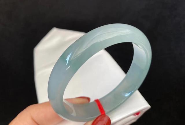 酸洗手镯对身体危害翡翠手镯酸洗注胶起源时间-第4张图片-翡翠网 酸洗手镯对身体危害翡翠手镯酸洗注胶起源时间-第4张图片-翡翠网