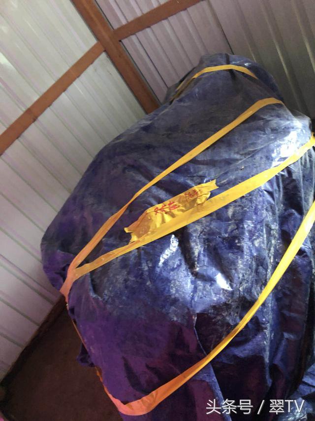 翡翠原石有几种,翡翠原石帮销-第12张图片-翡翠网 翡翠原石有几种,翡翠原石帮销-第12张图片-翡翠网