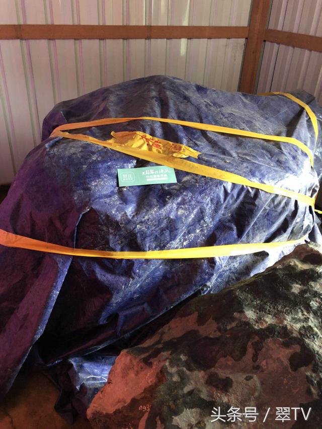 翡翠原石有几种,翡翠原石帮销-第17张图片-翡翠网 翡翠原石有几种,翡翠原石帮销-第17张图片-翡翠网