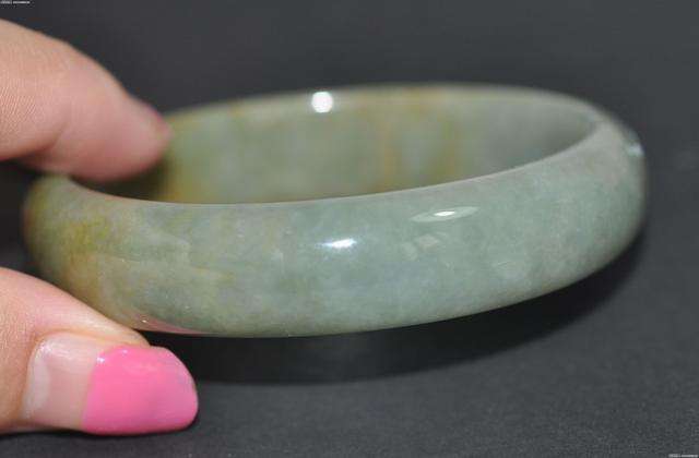 手表和翡翠手镯同时戴翡翠手镯和手表价格-第1张图片-翡翠网 手表和翡翠手镯同时戴翡翠手镯和手表价格-第1张图片-翡翠网