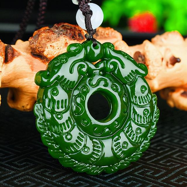 冰种翡翠手镯翡翠手镯文化底蕴-第2张图片-翡翠网 冰种翡翠手镯翡翠手镯文化底蕴-第2张图片-翡翠网