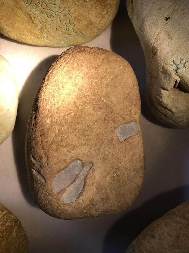 水翻砂水锈皮翡翠原石特征翡翠原石脱沙怎么看-第14张图片-翡翠网 水翻砂水锈皮翡翠原石特征翡翠原石脱沙怎么看-第14张图片-翡翠网