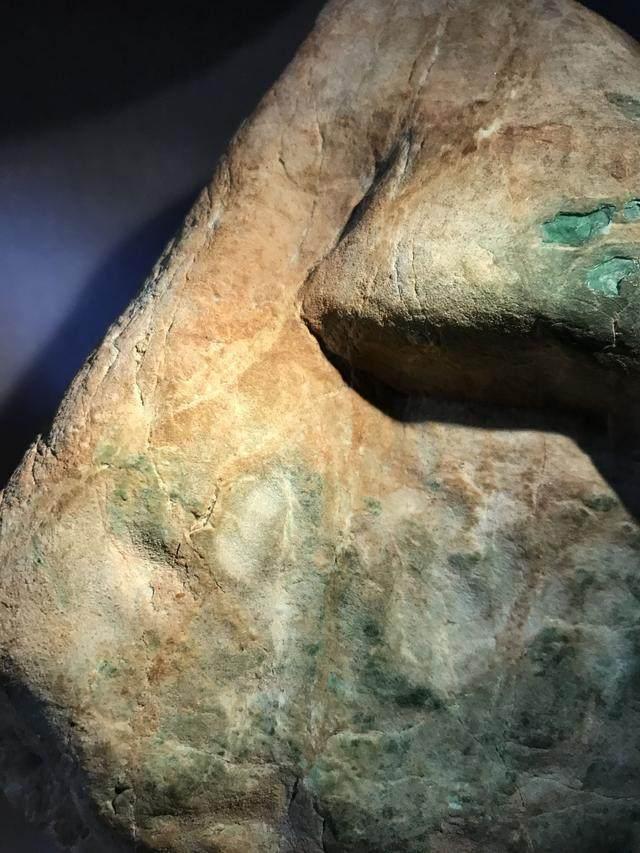 水翻砂水锈皮翡翠原石特征翡翠原石脱沙怎么看-第18张图片-翡翠网 水翻砂水锈皮翡翠原石特征翡翠原石脱沙怎么看-第18张图片-翡翠网