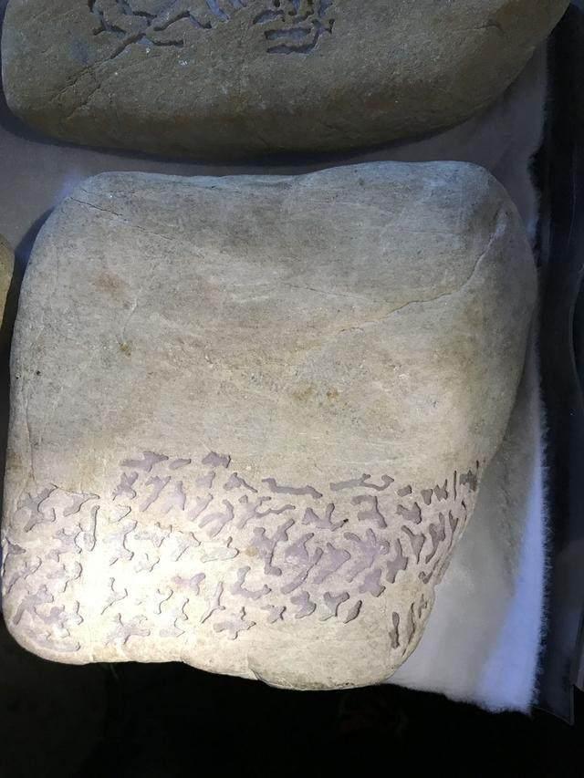 水翻砂水锈皮翡翠原石特征翡翠原石脱沙怎么看-第19张图片-翡翠网 水翻砂水锈皮翡翠原石特征翡翠原石脱沙怎么看-第19张图片-翡翠网