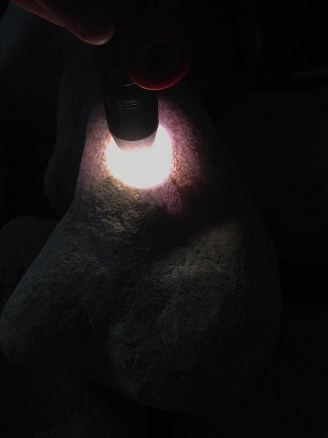 水翻砂水锈皮翡翠原石特征翡翠原石脱沙怎么看-第27张图片-翡翠网 水翻砂水锈皮翡翠原石特征翡翠原石脱沙怎么看-第27张图片-翡翠网