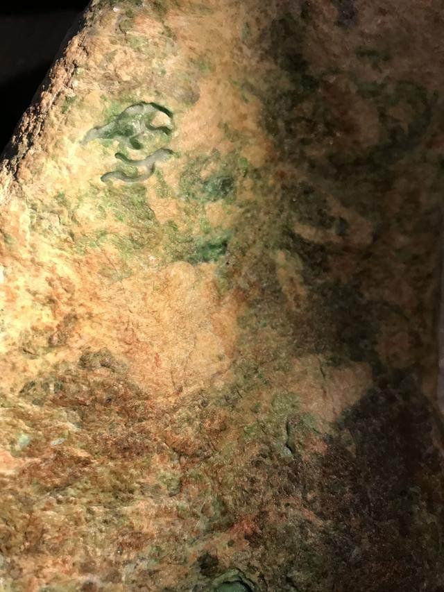 水翻砂水锈皮翡翠原石特征翡翠原石脱沙怎么看-第34张图片-翡翠网 水翻砂水锈皮翡翠原石特征翡翠原石脱沙怎么看-第34张图片-翡翠网