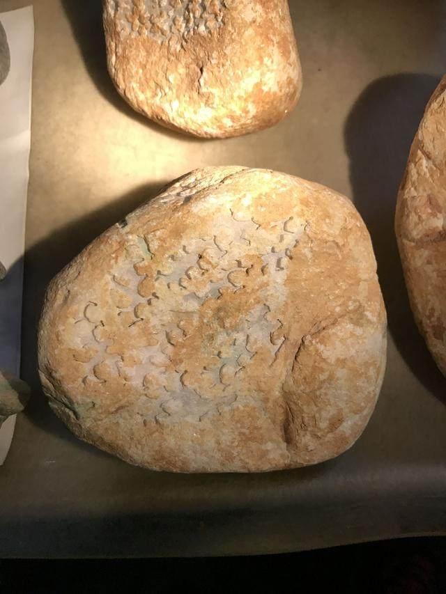 水翻砂水锈皮翡翠原石特征翡翠原石脱沙怎么看-第38张图片-翡翠网 水翻砂水锈皮翡翠原石特征翡翠原石脱沙怎么看-第38张图片-翡翠网