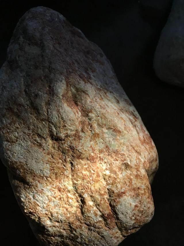 水翻砂水锈皮翡翠原石特征翡翠原石脱沙怎么看-第41张图片-翡翠网 水翻砂水锈皮翡翠原石特征翡翠原石脱沙怎么看-第41张图片-翡翠网