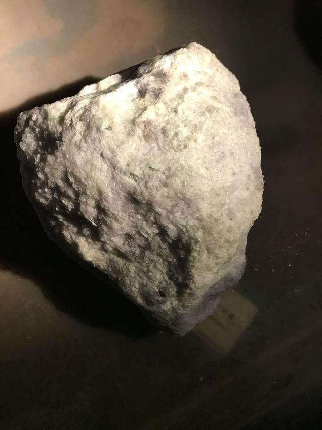 水翻砂水锈皮翡翠原石特征翡翠原石脱沙怎么看-第51张图片-翡翠网 水翻砂水锈皮翡翠原石特征翡翠原石脱沙怎么看-第51张图片-翡翠网