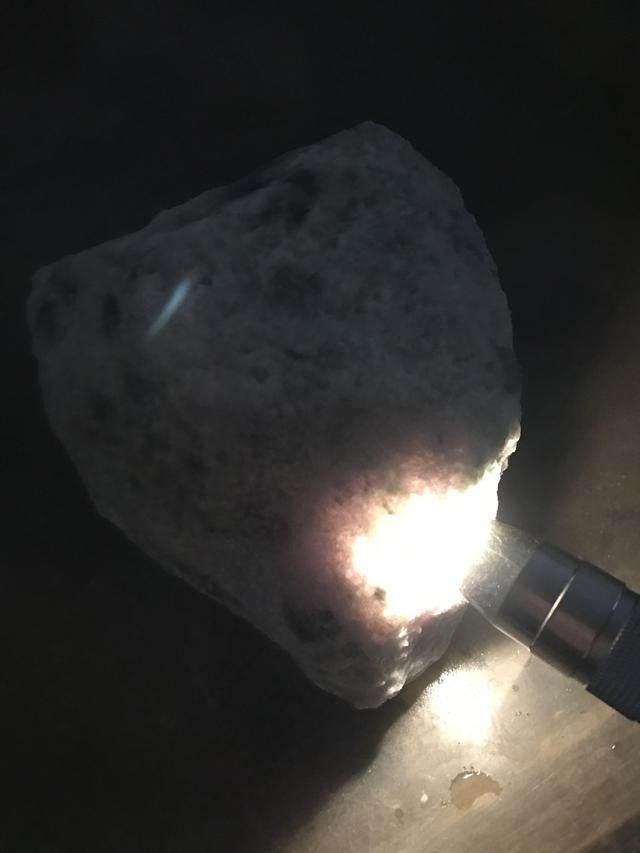 水翻砂水锈皮翡翠原石特征翡翠原石脱沙怎么看-第53张图片-翡翠网 水翻砂水锈皮翡翠原石特征翡翠原石脱沙怎么看-第53张图片-翡翠网