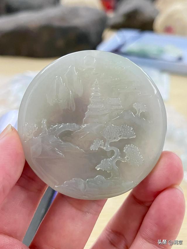 怎么养翡翠镯子,翡翠手镯山水49度-第1张图片-翡翠网