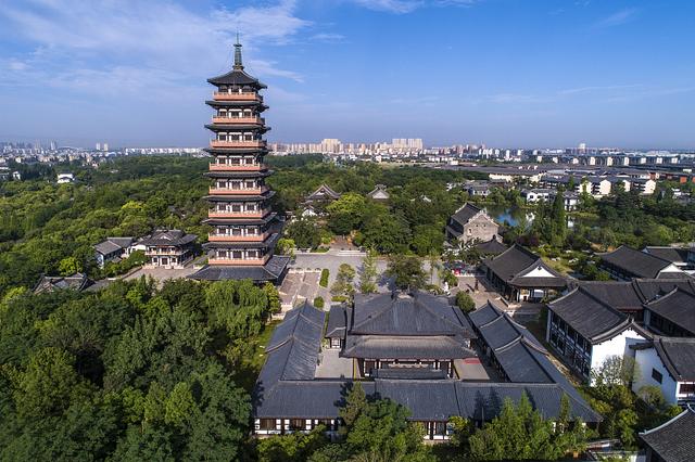 阳春绿翡翠明料价格的简单介绍-第2张图片-翡翠网 阳春绿翡翠明料价格的简单介绍-第2张图片-翡翠网