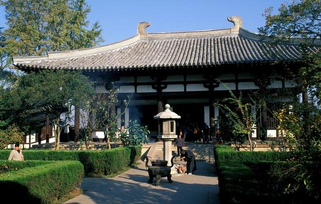 阳春绿翡翠明料价格的简单介绍-第3张图片-翡翠网 阳春绿翡翠明料价格的简单介绍-第3张图片-翡翠网